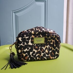 Victoria Secret Bag/Purse/Crossbody - Leopard/Cheetah NWT Red Interior